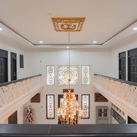 Family Homestay Syariah Cirebon Mitra Reddoorz المظهر الخارجي الصورة