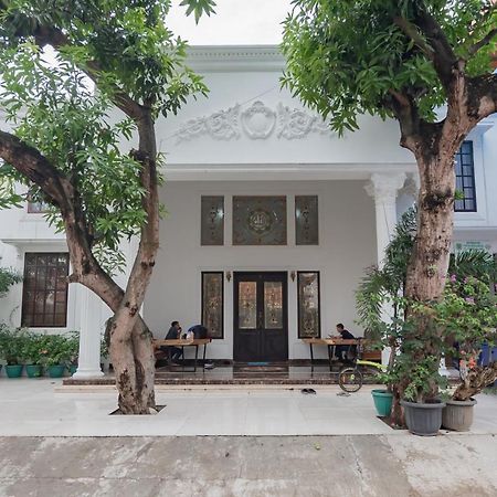 Family Homestay Syariah Cirebon Mitra Reddoorz المظهر الخارجي الصورة