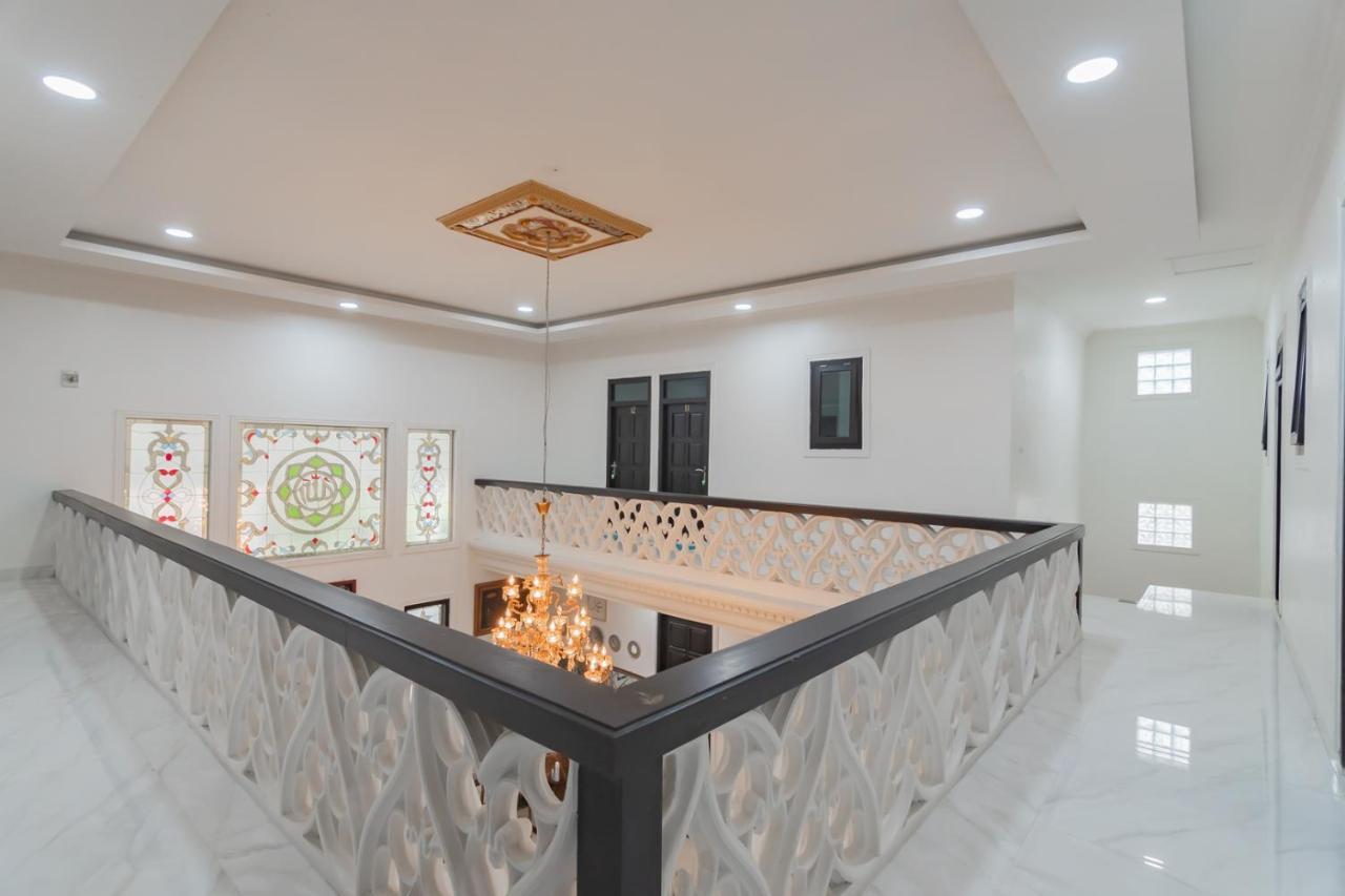 Family Homestay Syariah Cirebon Mitra Reddoorz المظهر الخارجي الصورة