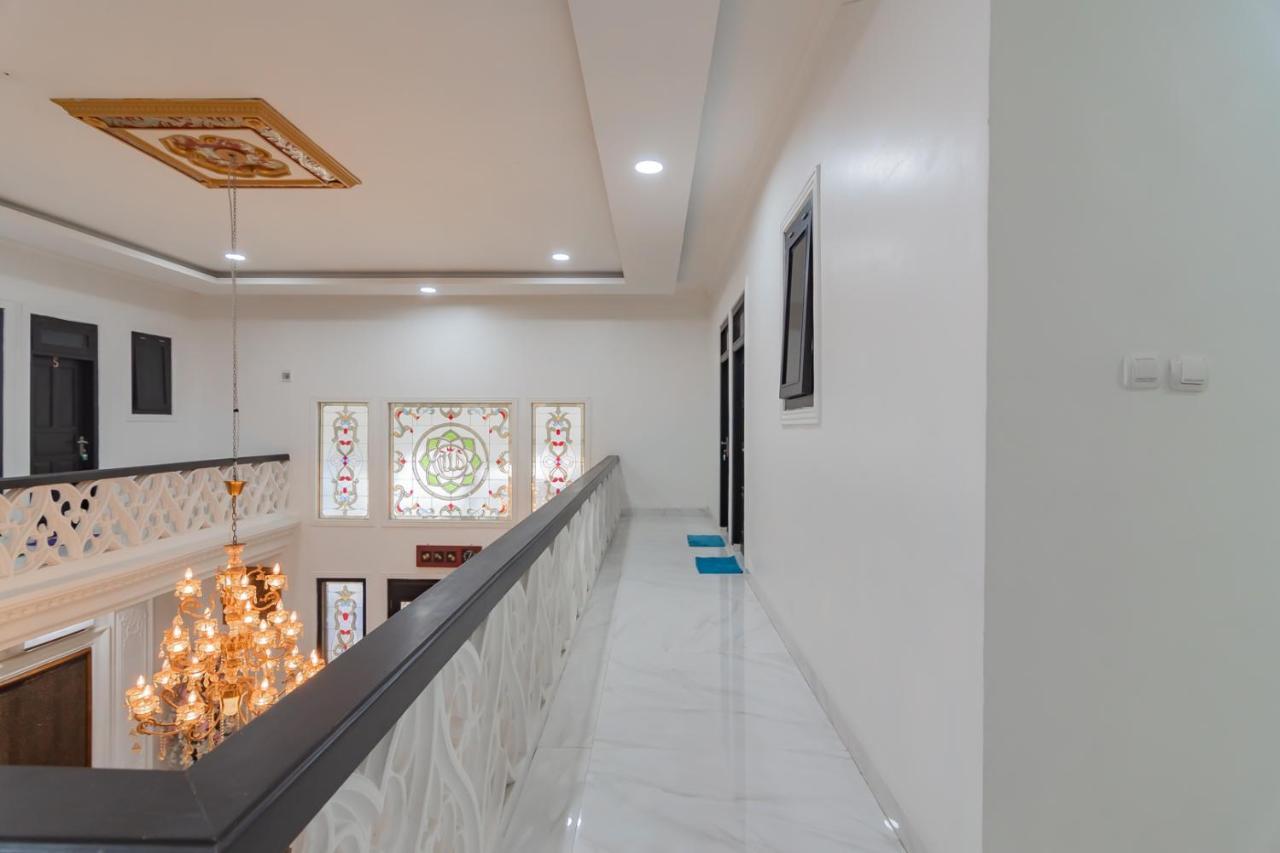 Family Homestay Syariah Cirebon Mitra Reddoorz المظهر الخارجي الصورة