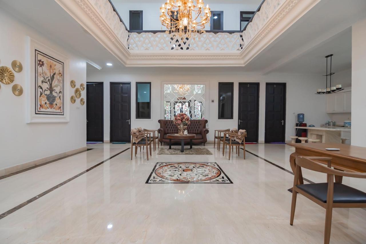 Family Homestay Syariah Cirebon Mitra Reddoorz المظهر الخارجي الصورة
